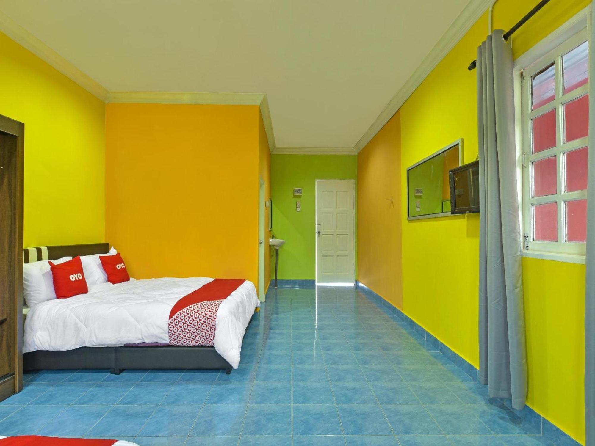 Oyo 90744 Bari Indah Beach Resort Kuala Terengganu Zewnętrze zdjęcie