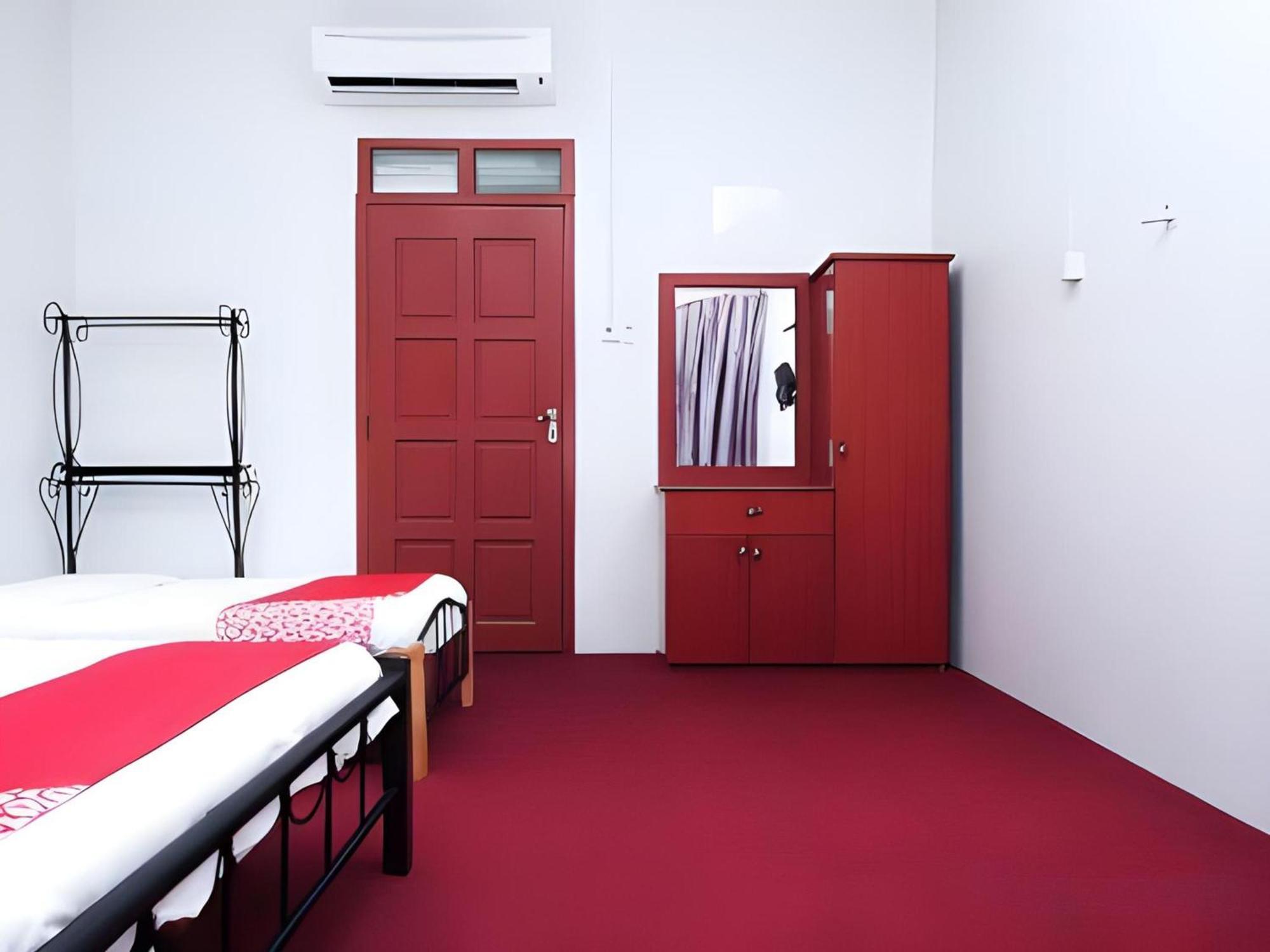Oyo 90744 Bari Indah Beach Resort Kuala Terengganu Zewnętrze zdjęcie