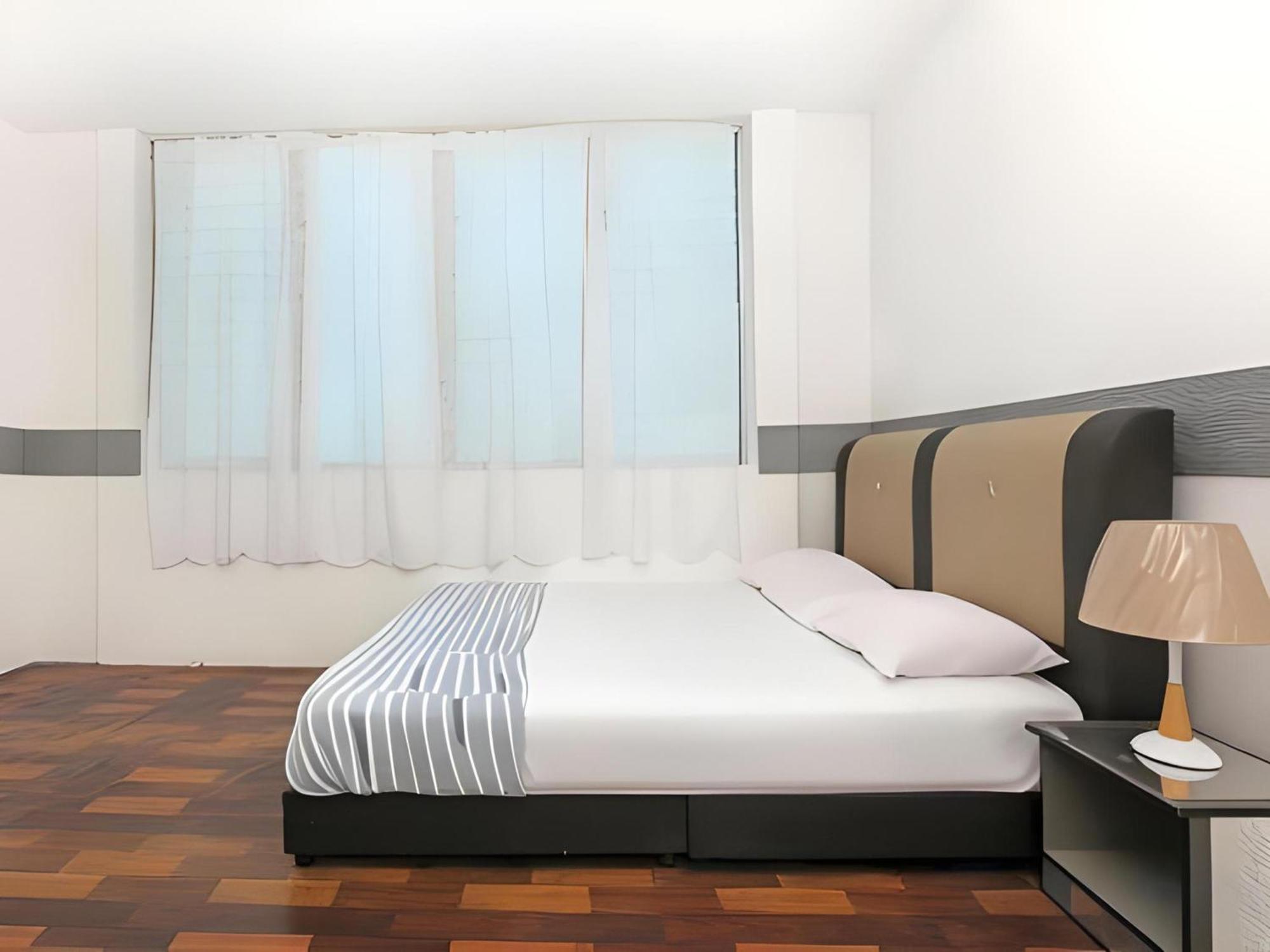 Oyo 90744 Bari Indah Beach Resort Kuala Terengganu Zewnętrze zdjęcie
