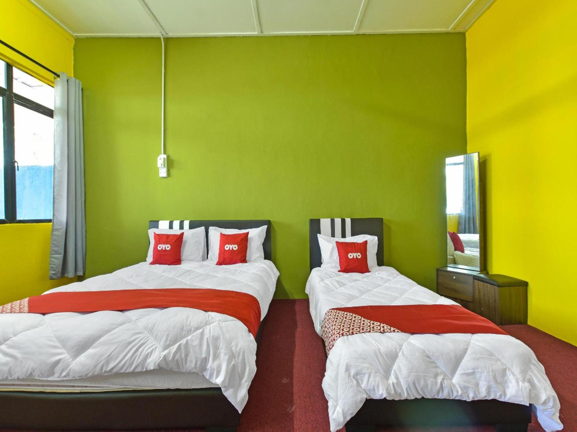 Oyo 90744 Bari Indah Beach Resort Kuala Terengganu Zewnętrze zdjęcie