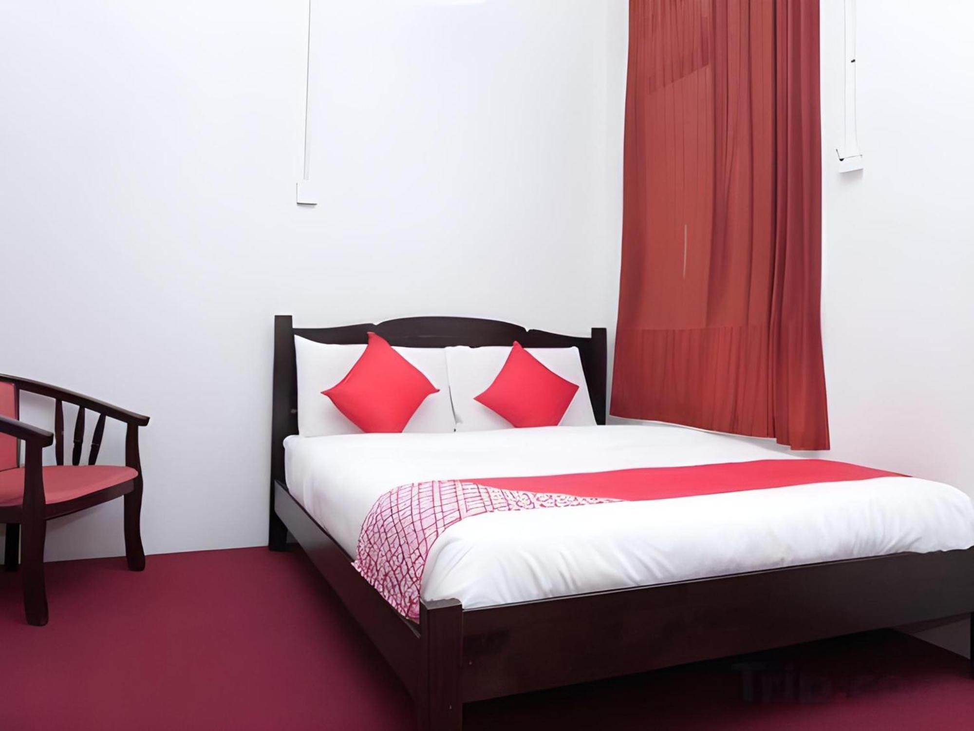 Oyo 90744 Bari Indah Beach Resort Kuala Terengganu Zewnętrze zdjęcie