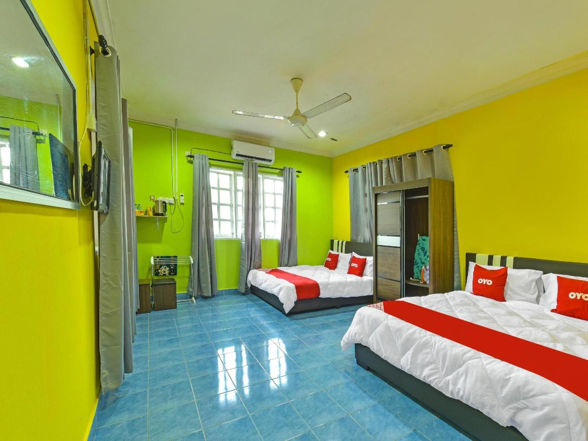 Oyo 90744 Bari Indah Beach Resort Kuala Terengganu Zewnętrze zdjęcie